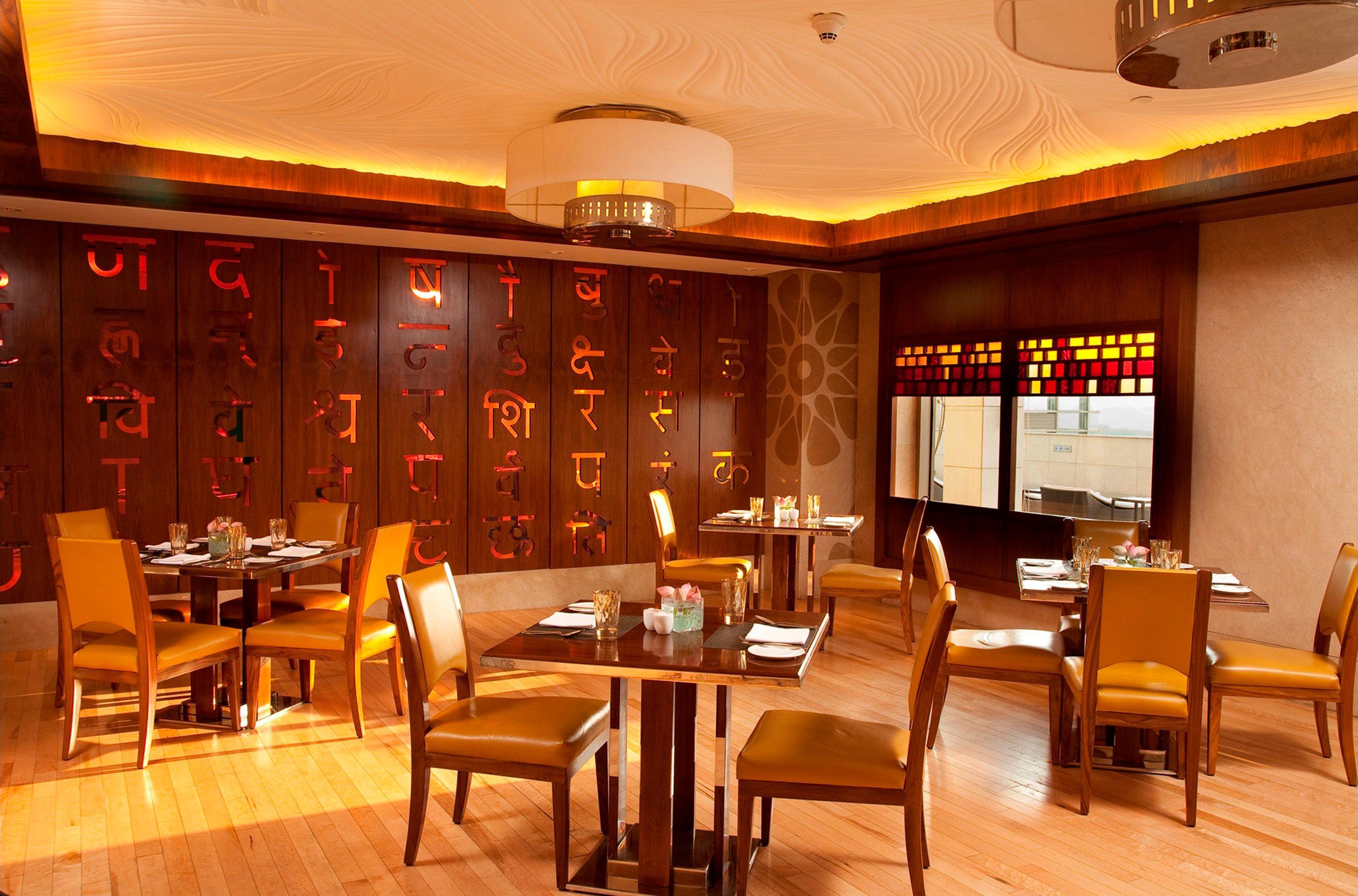 Crowne Plaza New Delhi Okhla, an IHG Hotel Restauracja zdjęcie The interior of the restaurant
