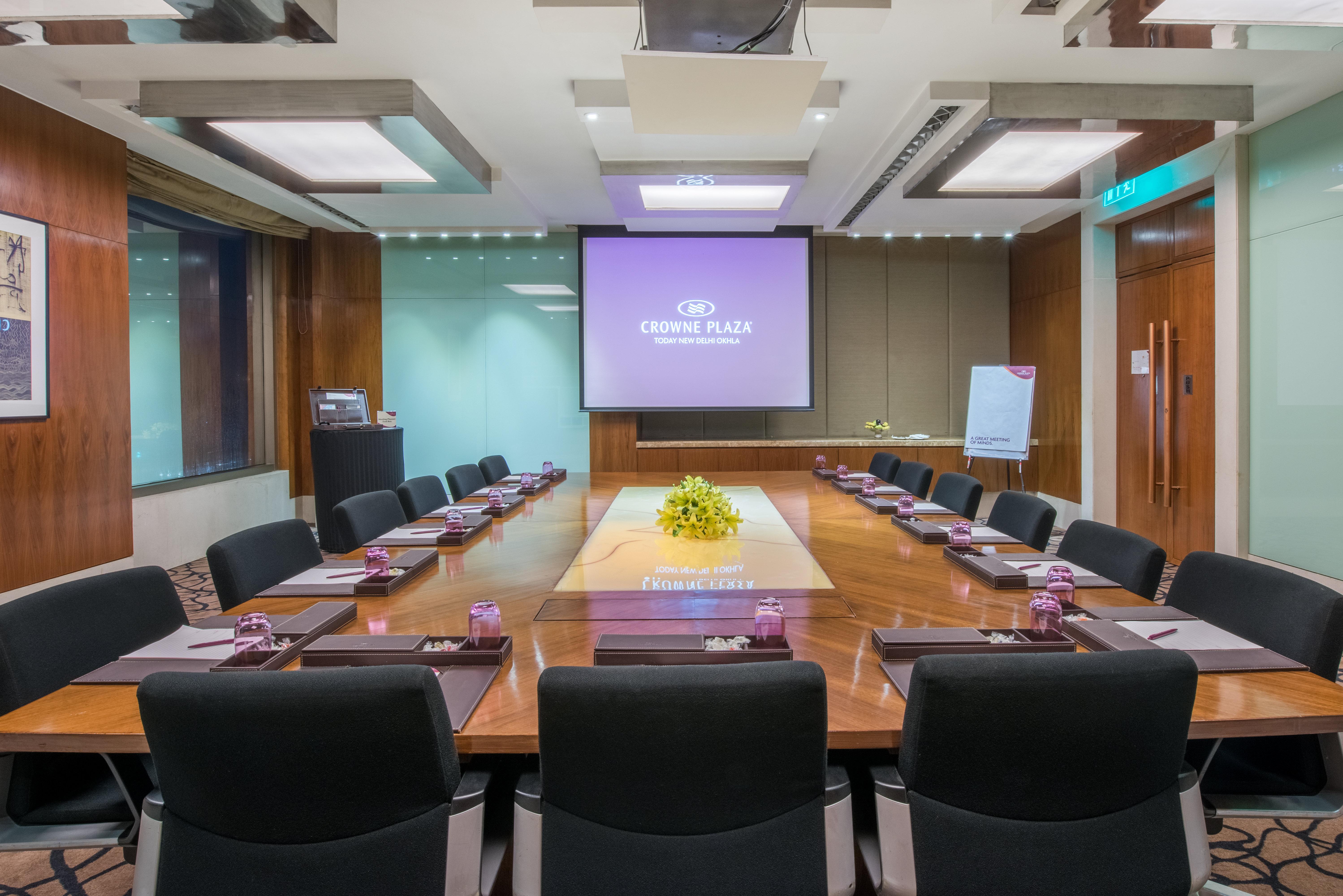 Crowne Plaza New Delhi Okhla, an IHG Hotel Zewnętrze zdjęcie Meeting room at Crowne Plaza