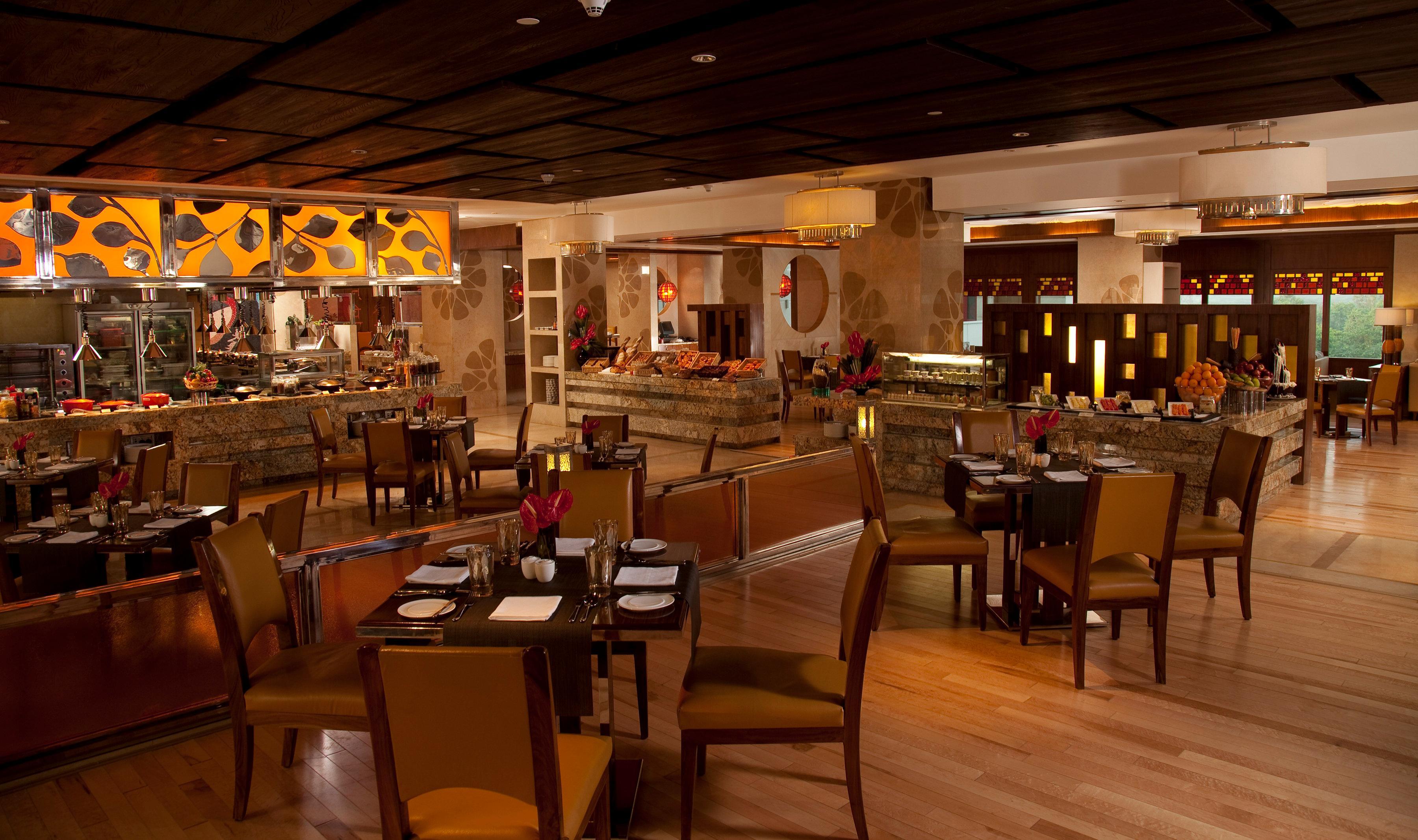 Crowne Plaza New Delhi Okhla, an IHG Hotel Zewnętrze zdjęcie The restaurant